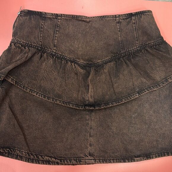 Retro stunning AllSaints mini peplum denim skirt in a washed magenta - Picture 3 of 8